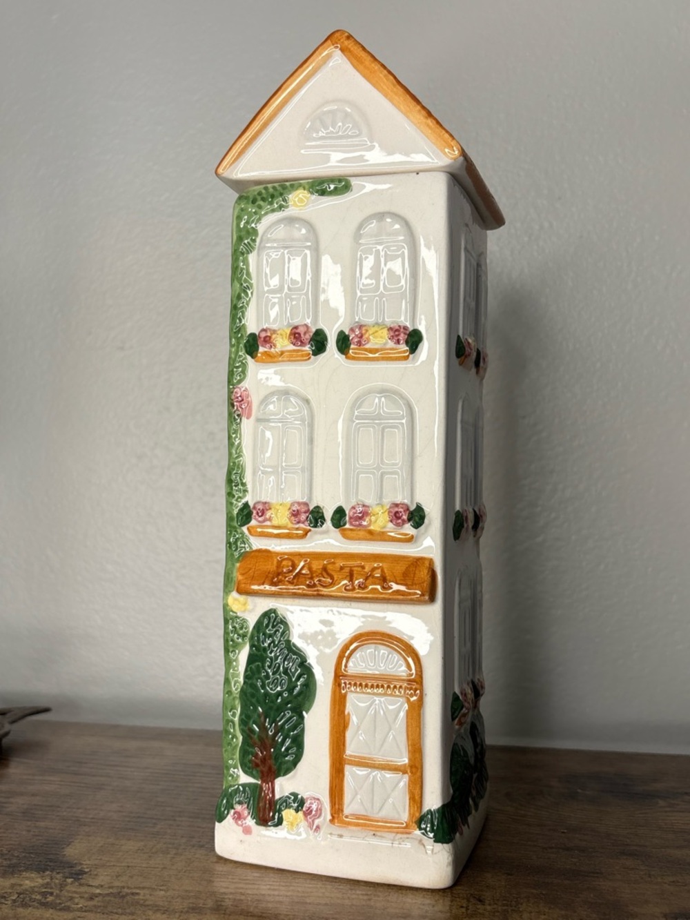 Ceramic Tall Villa Decorative Pasta Holder in White, Green & Gold
